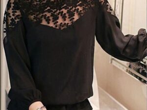 Floral Lace Half-Sleeve Blouse