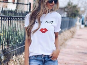 Pretty Eye Lashes Red Lips Print T-Shirt